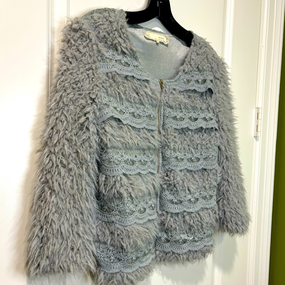 Areve Gray Faux Fur & Lace Zippered Jacket Size Large - Picture 3 of 8